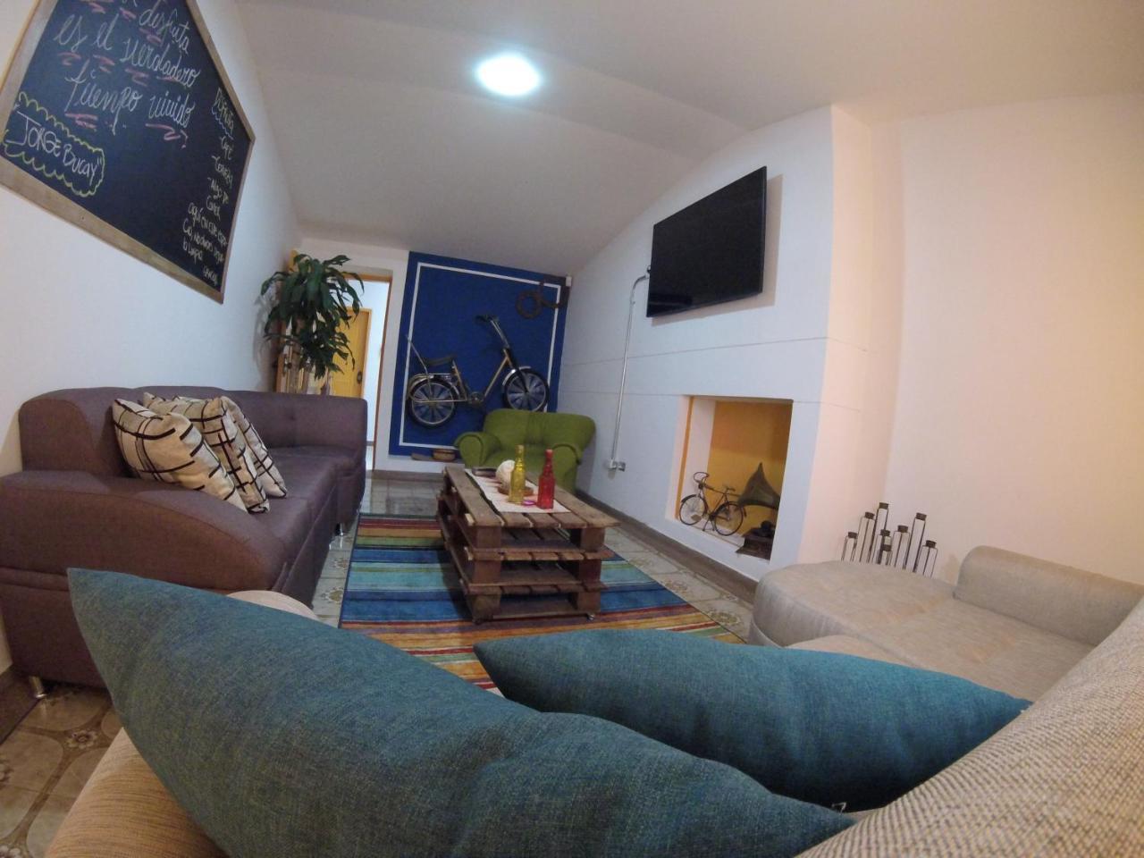 La Otra Mitad Hostel Armenia  Eksteriør billede